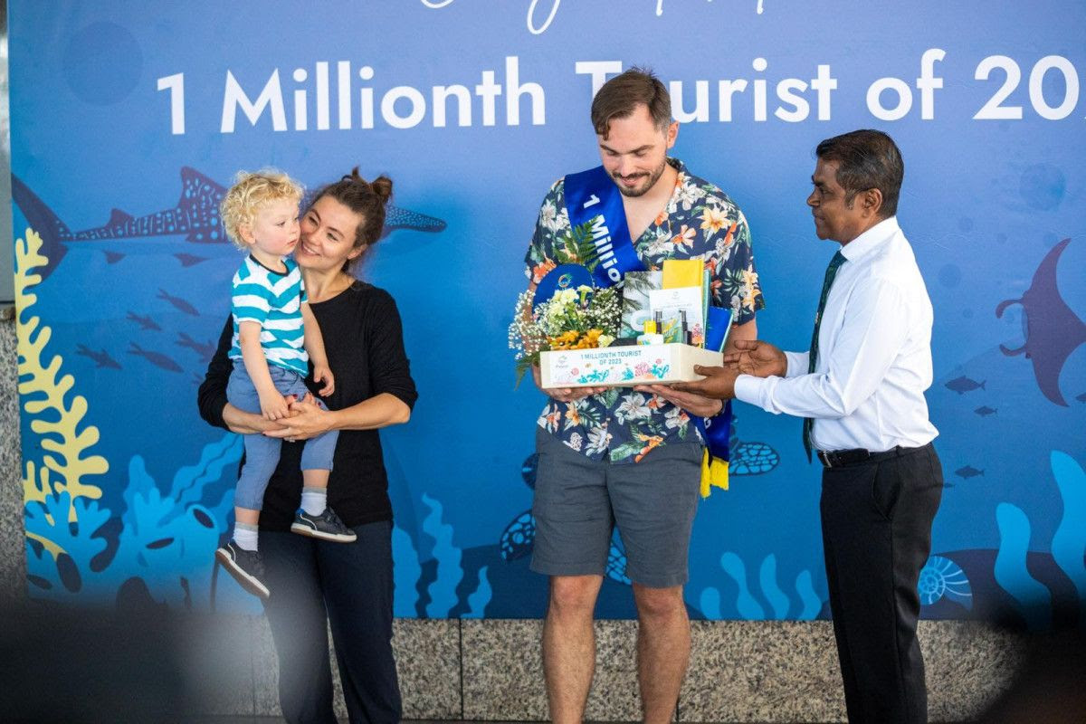Maldives Welcomes The 1 Millionth Tourist Of 2023!