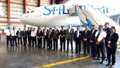 Directors of the Board and members of SriLankan Airlines’ senior management team pose alongside the operating crew who flew the aircraft from France to Colombo.